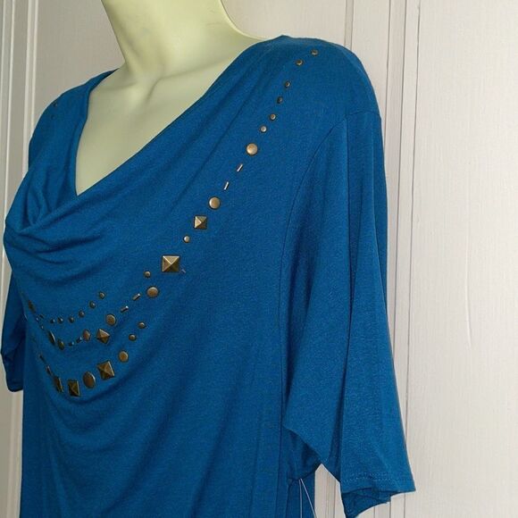 NWT Kenneth Cole Reaction teal blue drape neck short sleeve top with studs - Picture 4 of 9